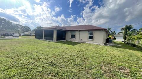 602 SE Streamlet Avenue, Port St. Lucie FL - photo 12 of 31