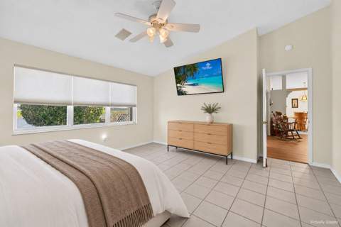 6734 Picante Circle, Fort Pierce FL - photo 15 of 56