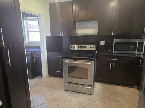 1401 S 23rd Avenue, Hollywood FL - photo 7 of 27