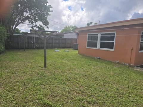 1401 S 23rd Avenue, Hollywood FL - photo 24 of 27