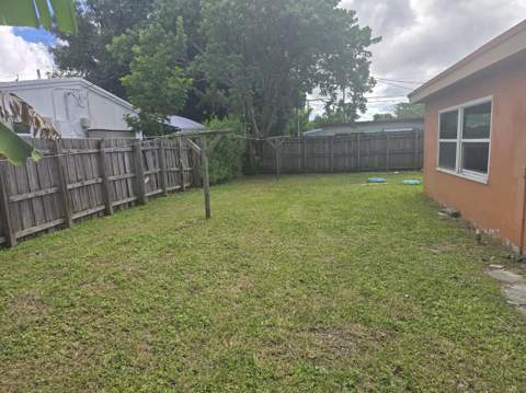 1401 S 23rd Avenue, Hollywood FL - photo 20 of 27