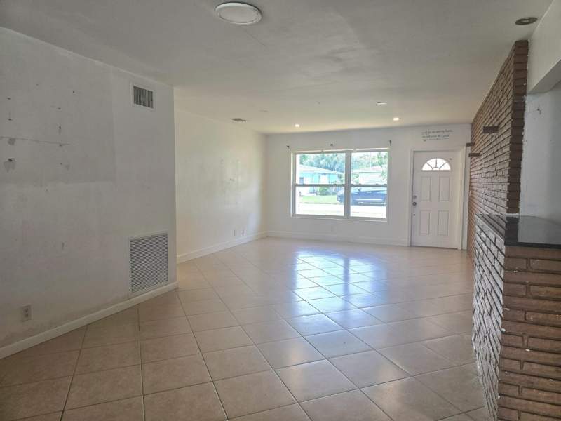 3 bedroom Single Family Residence at 1401 S 23rd Avenue, Belmar Amended, Hollywood — photo 4