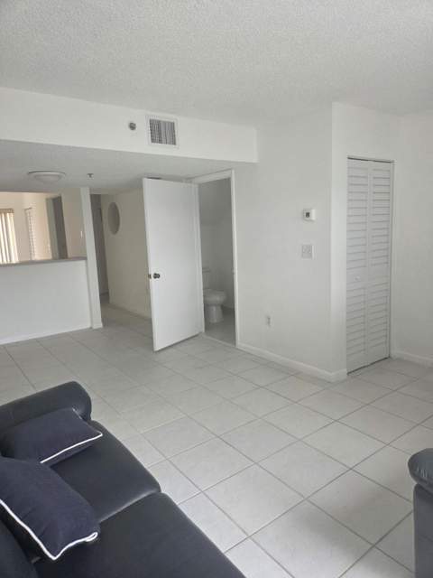 215 Riviera Circle, Weston FL - photo 8 of 23