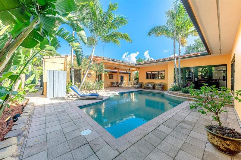 4 bedroom Single Family Residence at 729 NE 19th Avenue, Victoria Highlands Amd Plat, Fort Lauderdale — photo 2