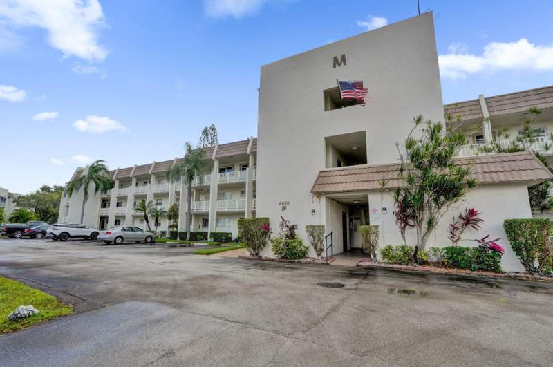 2 bedroom Condominium at 6870 Royal Palm Boulevard #103M, Royal Park Gardens Iii-M Condo, Margate — photo 2