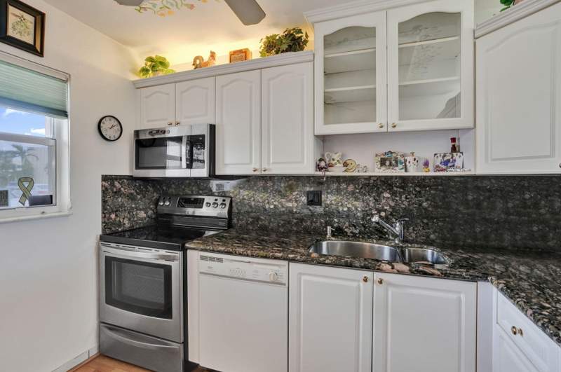 2 bedroom Condominium at 6870 Royal Palm Boulevard #103M, Royal Park Gardens Iii-M Condo, Margate — photo 5