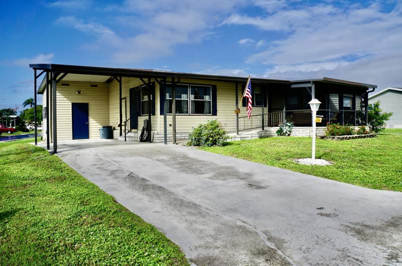 3 bedroom Manufactured Home at 552 Tropical Isles Circle, Tropical Isles, Fort Pierce — photo 2