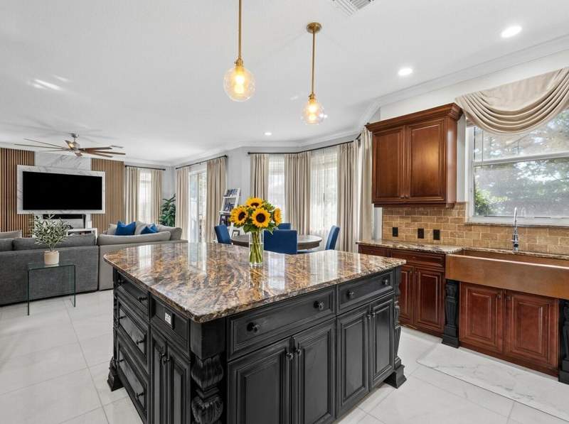 5 bedroom Single Family Residence at 7576 Greenville Circle, Smith Dairy West Pud 10, Lake Worth — photo 5