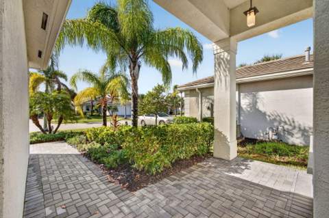 11864 SW Waterford Isle Way, Port St. Lucie FL - photo 6 of 105