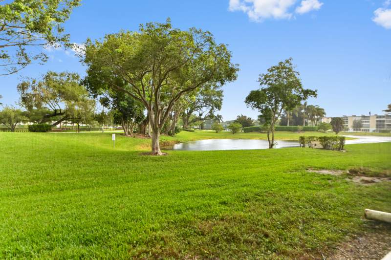 2 bedroom Condominium at 1052 Rexford C, Century Village, Boca Raton — photo 2