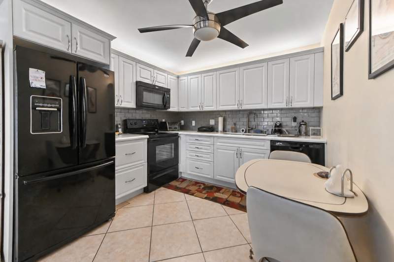 2 bedroom Condominium at 1052 Rexford C, Century Village, Boca Raton — photo 3