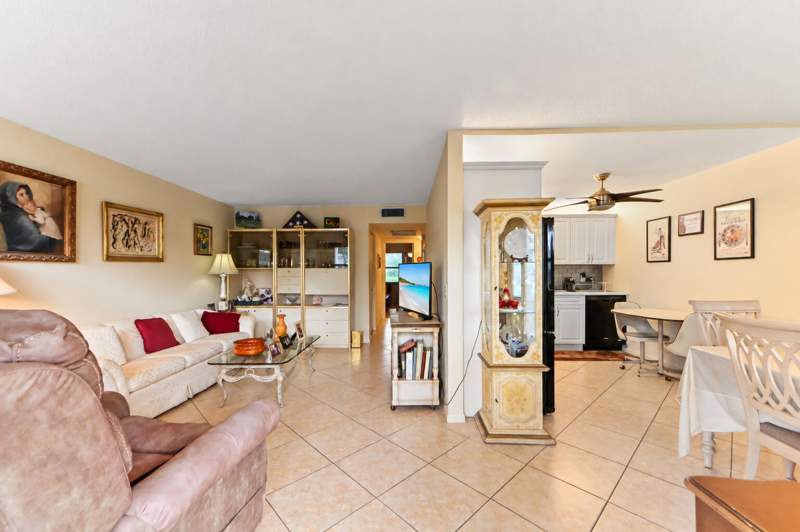 2 bedroom Condominium at 1052 Rexford C, Century Village, Boca Raton — photo 5