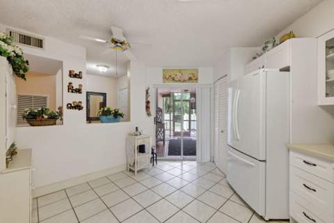 7365 N Devon Drive #103, Tamarac FL - photo 10 of 32
