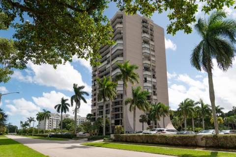 2425 Presidential Way #201, West Palm Beach FL - photo 23 of 27