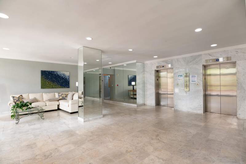 2 bedroom Condominium at 2425 Presidential Way #201, Lands Of The President Condo 7, West Palm Beach — photo 2