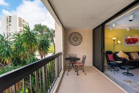 2425 Presidential Way #201, West Palm Beach FL - photo 10 of 27