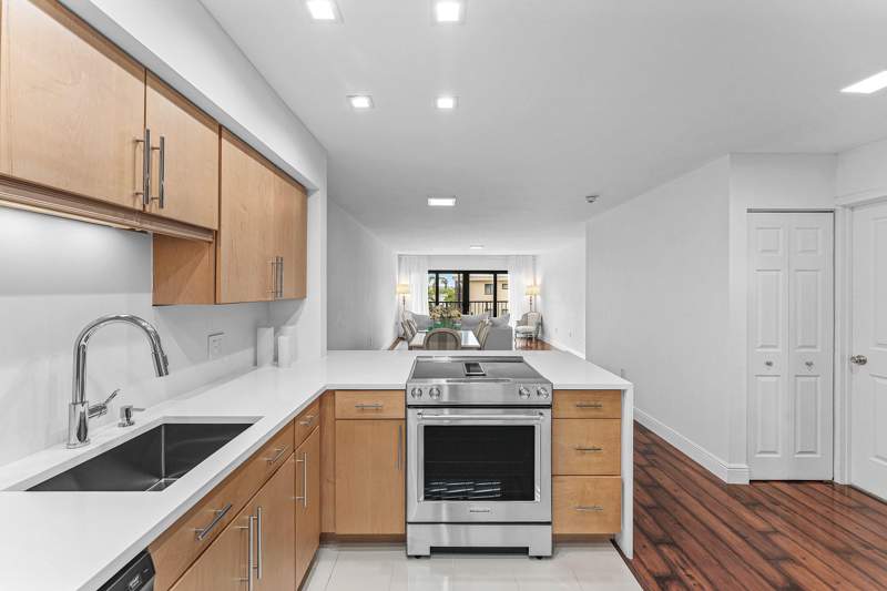2 bedroom Condominium at 3605 S Ocean Boulevard #318, Southgate Condo, South Palm Beach — photo 2