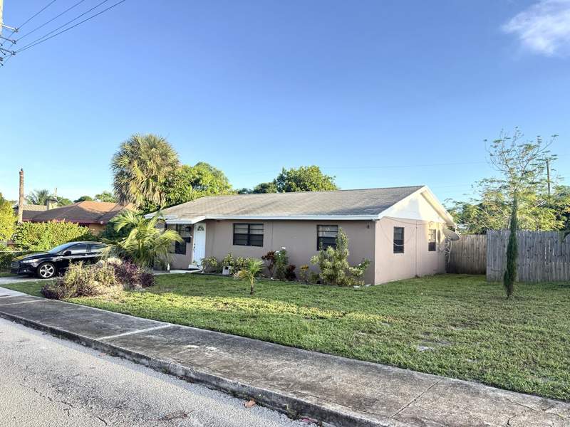 3 bedroom Single Family Residence at 828 Bradley Street, Lakeview Ridge, West Palm Beach — photo 2