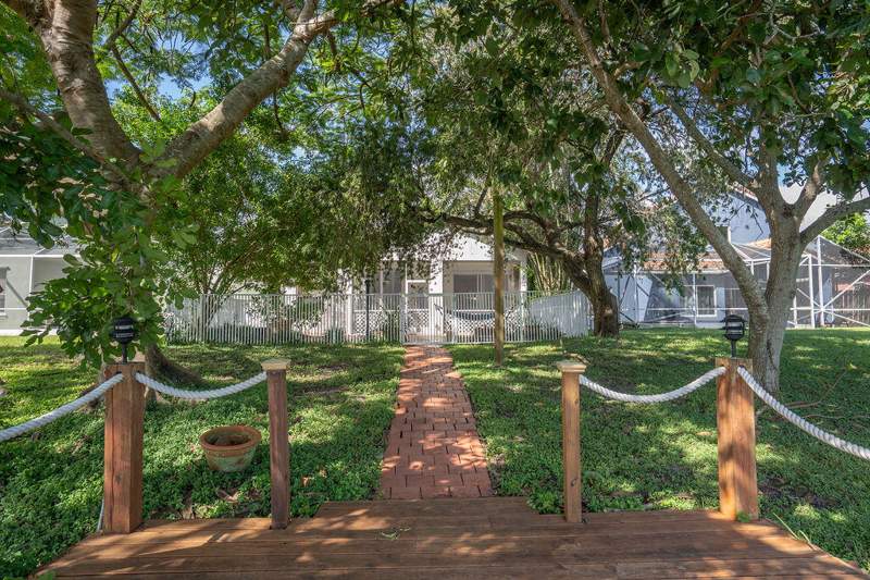 3 bedroom Single Family Residence at 740 Lake Wellington Drive, Monterey On The Lake, Wellington — photo 5