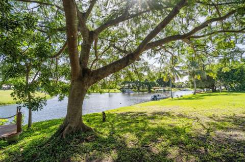 740 Lake Wellington Drive, Wellington FL - photo 14 of 48