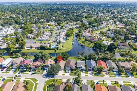 740 Lake Wellington Drive, Wellington FL - photo 19 of 48