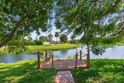 740 Lake Wellington Drive, Wellington FL - photo 6 of 48
