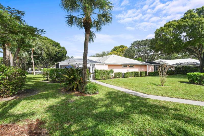 2 bedroom Villa at 4704 Lakemont Court, Lake Catherine, Palm Beach Gardens — photo 4