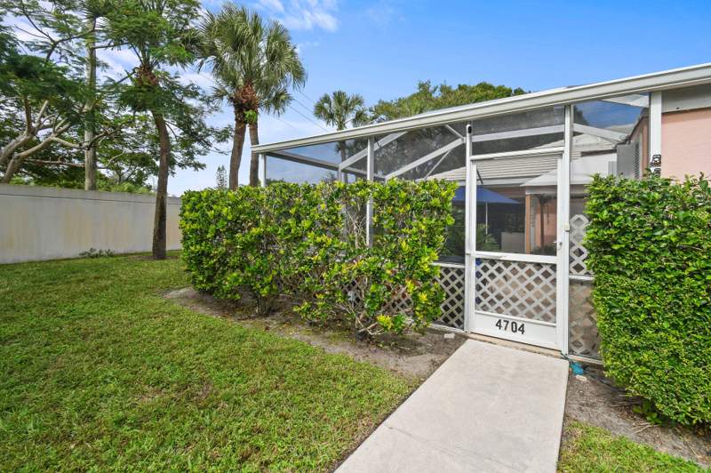 2 bedroom Villa at 4704 Lakemont Court, Lake Catherine, Palm Beach Gardens — photo 5