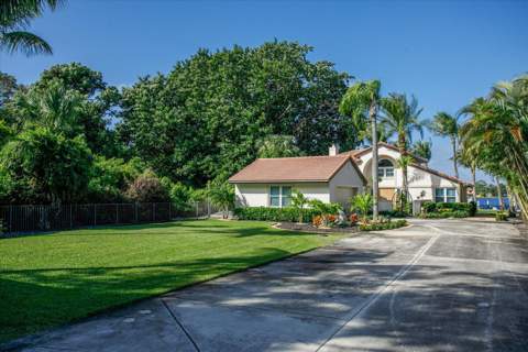 2092 Circle Place Drive, Lake Worth FL - photo 10 of 70