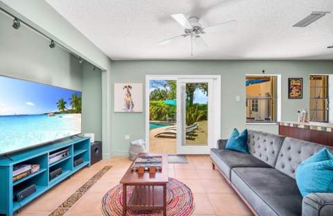 1324 N Lakeside Drive, Lake Worth Beach FL - photo 16 of 49