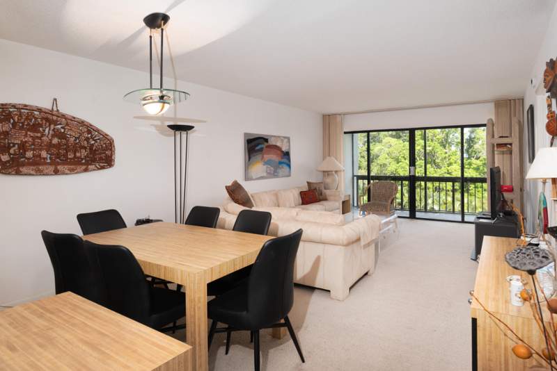 2 bedroom Condominium at 2500 Presidential Way #405, Lands Of The President Condo 8, West Palm Beach — photo 2