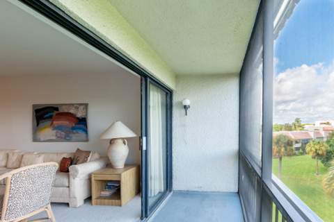 2500 Presidential Way #405, West Palm Beach FL - photo 7 of 21