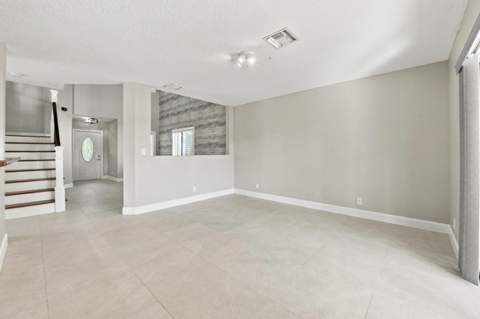 4592 SW 14th Street, Deerfield Beach FL - photo 13 of 74