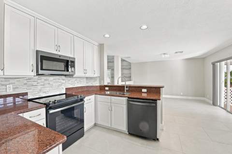4592 SW 14th Street, Deerfield Beach FL - photo 17 of 74