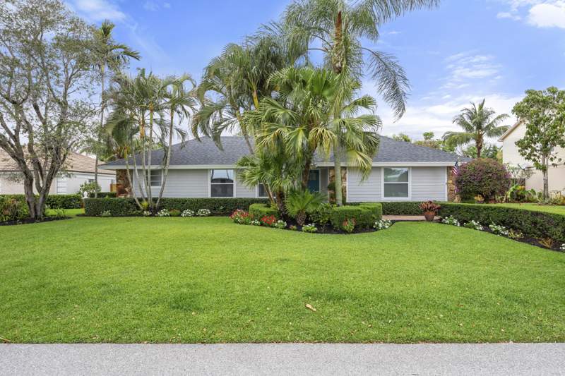 3 bedroom Single Family Residence at 10 SE Splitrail Circle, Hunt Club Colony (Aka Jupiter/Tequesta Hunt Club C, Jupiter — photo 2