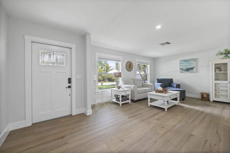 3 bedroom Single Family Residence at 10 SE Splitrail Circle, Hunt Club Colony (Aka Jupiter/Tequesta Hunt Club C, Jupiter — photo 4