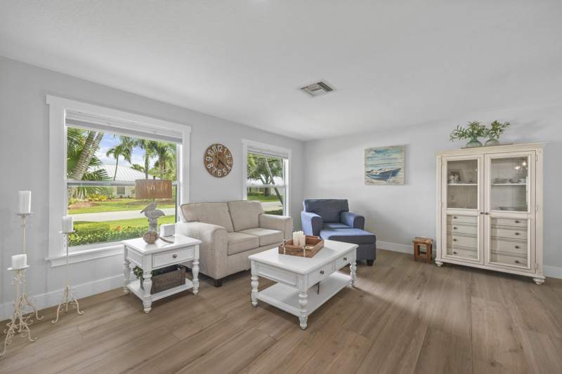 3 bedroom Single Family Residence at 10 SE Splitrail Circle, Hunt Club Colony (Aka Jupiter/Tequesta Hunt Club C, Jupiter — photo 5