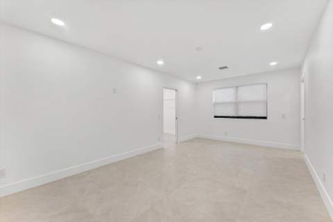 162 SE 27th Way, Boynton Beach FL - photo 16 of 33