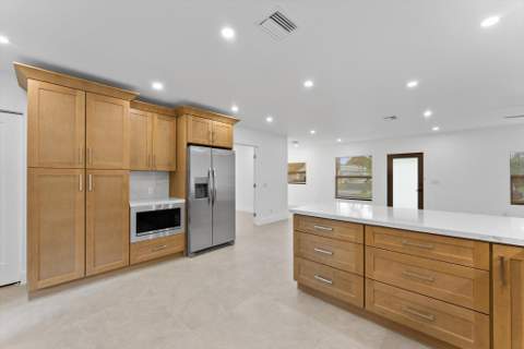 162 SE 27th Way, Boynton Beach FL - photo 11 of 33