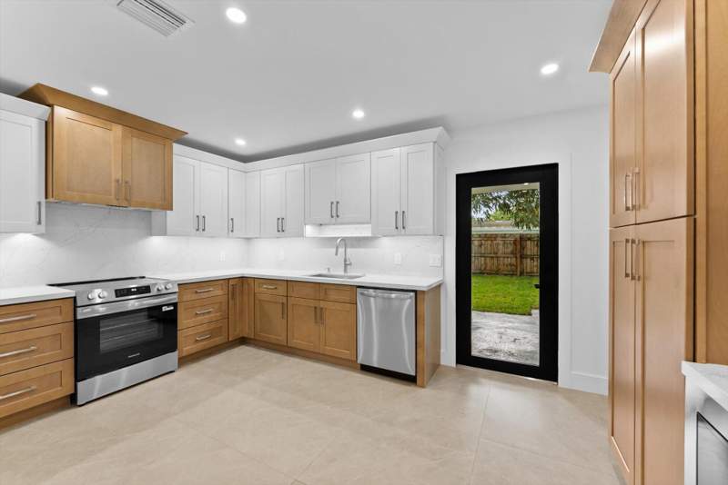 3 bedroom Single Family Residence at 162 SE 27th Way, Seacrest Estates, Boynton Beach — photo 5