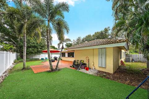 174 Bayberry Circle, Jupiter FL - photo 22 of 27