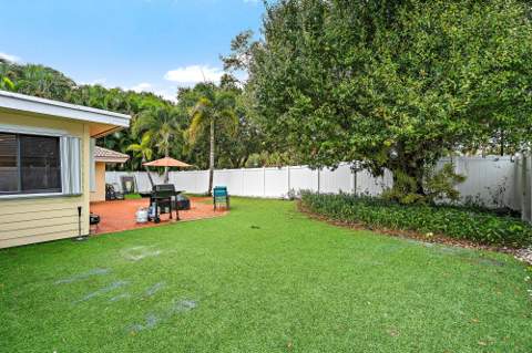 174 Bayberry Circle, Jupiter FL - photo 23 of 27
