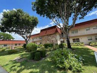 12007 Poinciana Boulevard #205, Royal Palm Beach FL - photo 14 of 39
