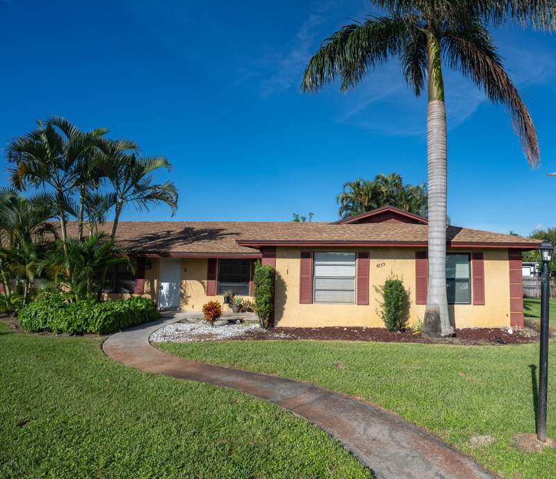 2 bedroom Townhouse at 4259 Royal Banyan Way #B, Selberg Properties K/A Ashley Villas, Lake Worth — photo 3