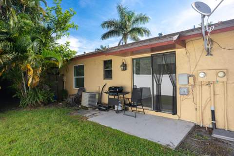 4259 Royal Banyan Way #B, Lake Worth FL - photo 7 of 18