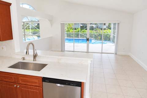 4270 Camrose Lane, West Palm Beach FL - photo 6 of 37