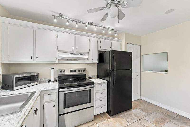 2 bedroom Condominium at 10300 NW 30th Court #210, Sunrise Lakes 168 Condo, Sunrise — photo 4
