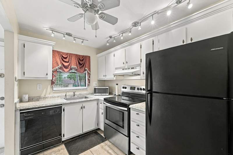 2 bedroom Condominium at 10300 NW 30th Court #210, Sunrise Lakes 168 Condo, Sunrise — photo 5
