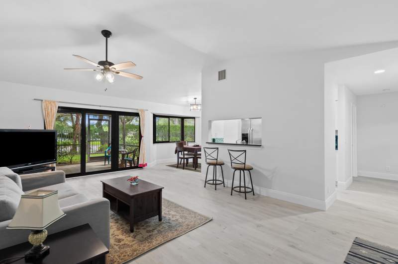 2 bedroom Villa at 9325 N Chelsea Drive, Chelsea One, Plantation — photo 2