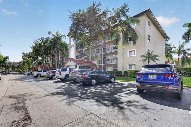 2 bedroom Condominium at 1100 SW 128th Terrace #302U, Cambridge At Century, Pembroke Pines — photo 5
